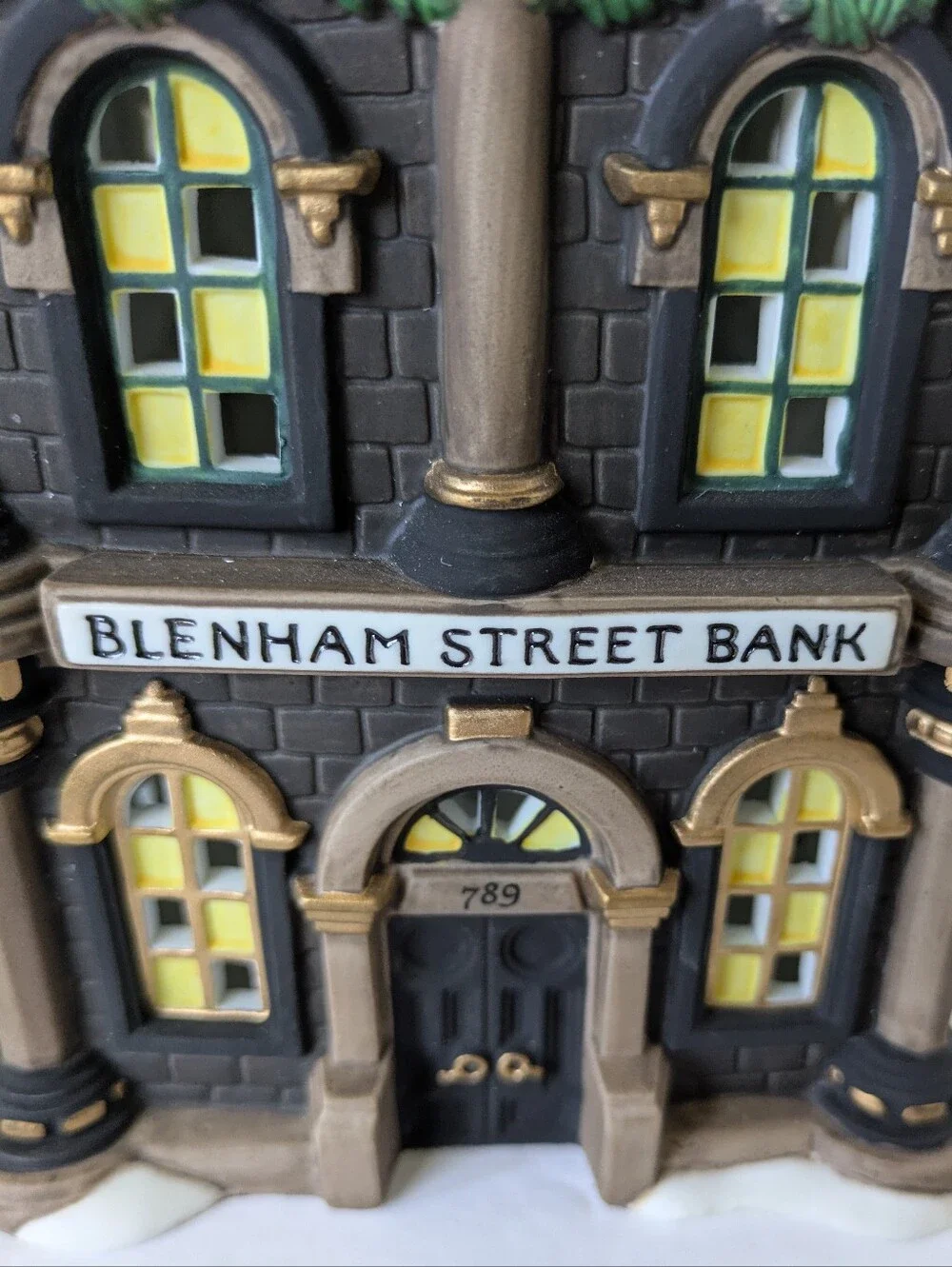 Department 56 decorative village